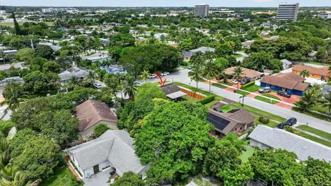202 Elaine Circle W West Palm Beach FL 33409