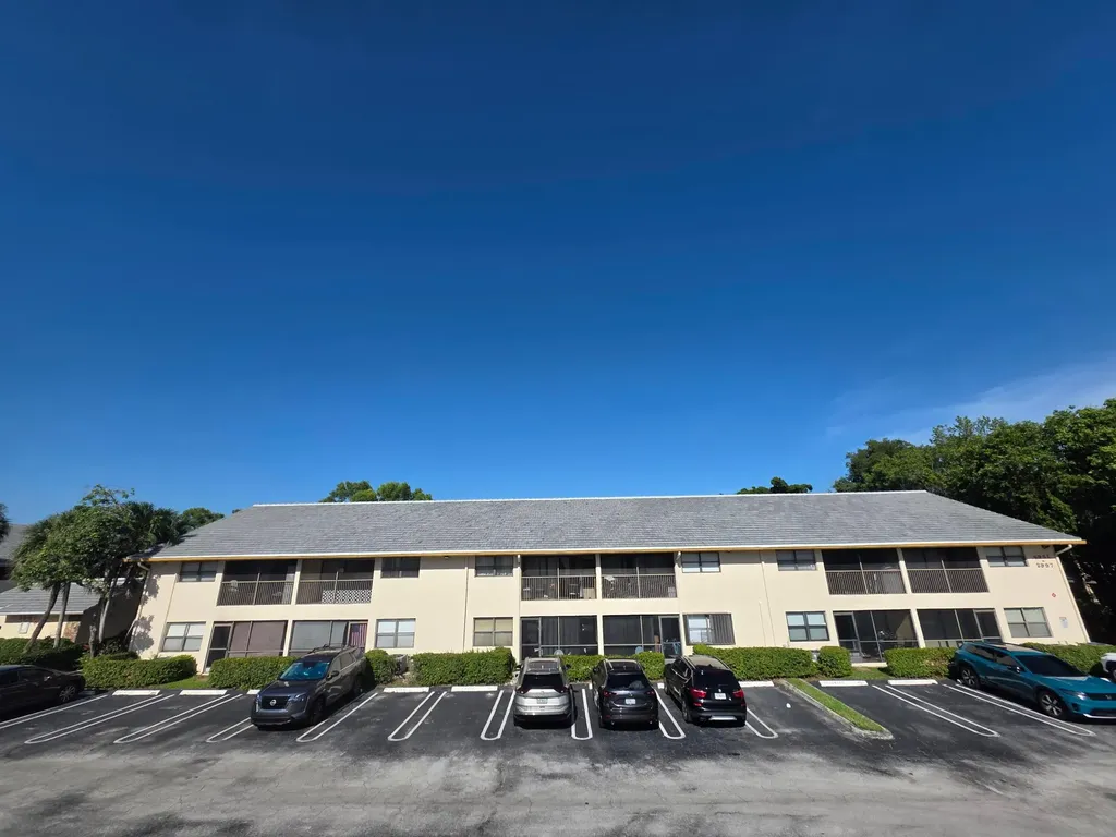 2977 Riverside Drive Coral Springs FL 33065