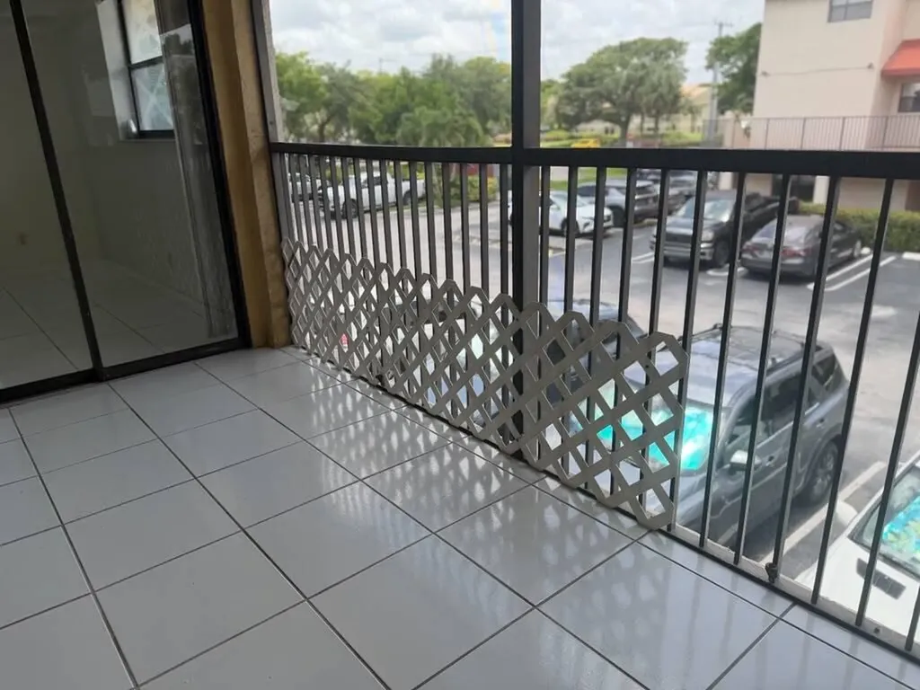 2977 Riverside Drive Coral Springs FL 33065