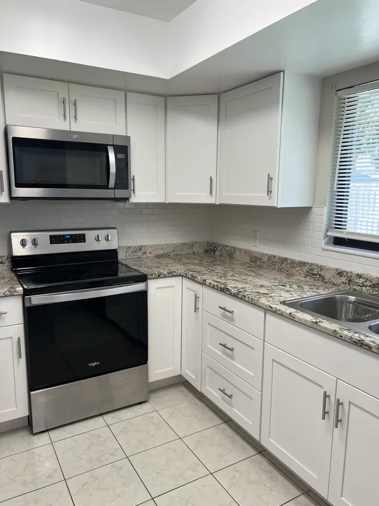 8511 NW 8th Street Pembroke Pines FL 33024