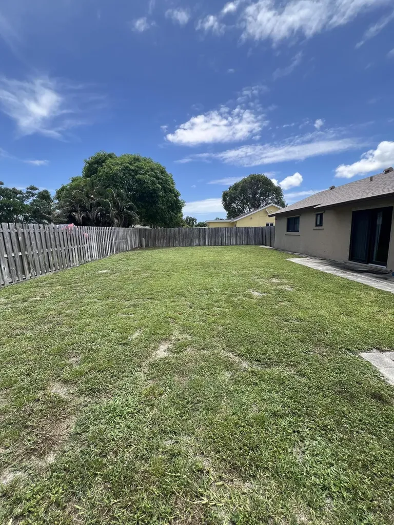 8511 NW 8th Street Pembroke Pines FL 33024