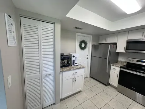 8511 NW 8th Street Pembroke Pines FL 33024