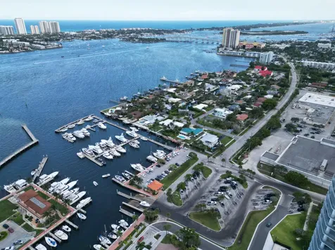 220 Lake Shore Drive Lake Park FL 33403