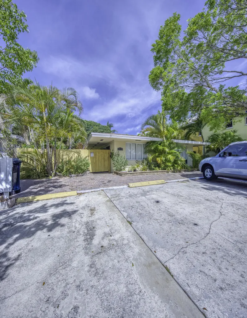 305 S Federal Highway Lake Worth Beach FL 33460