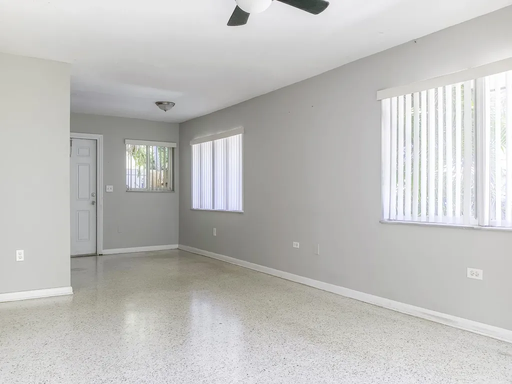 305 S Federal Highway Lake Worth Beach FL 33460