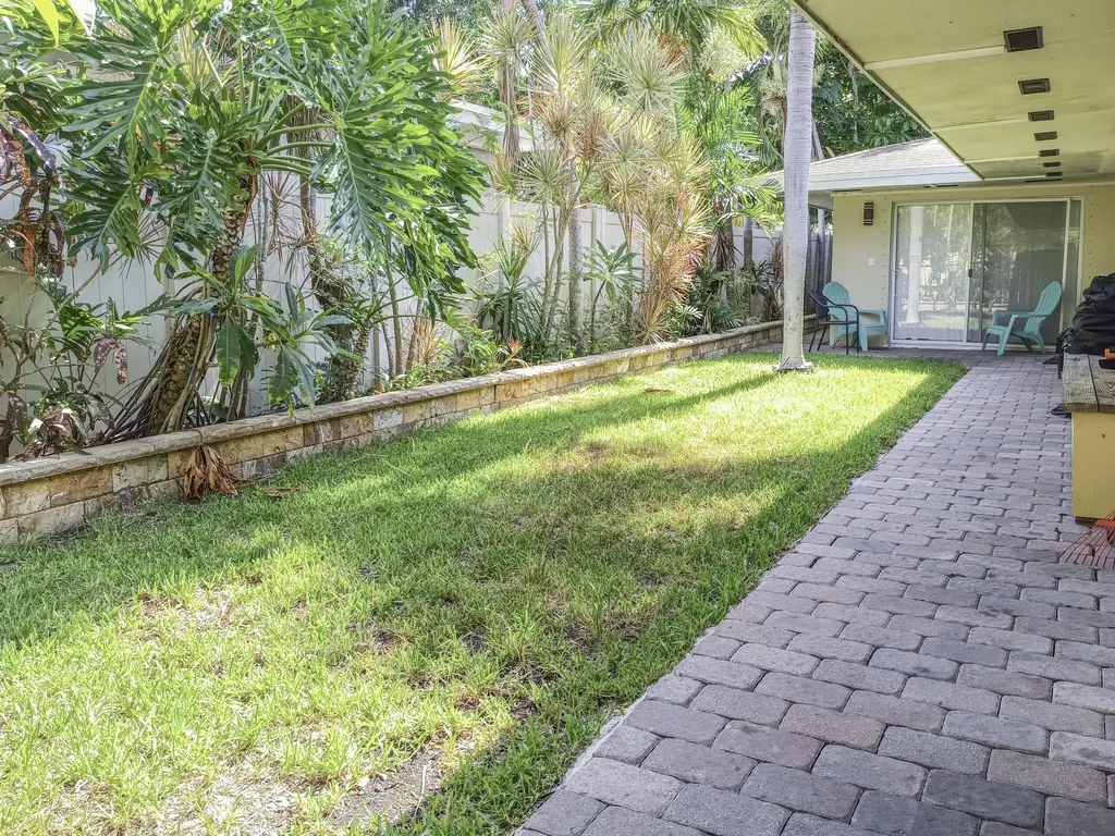 305 S Federal Highway Lake Worth Beach FL 33460