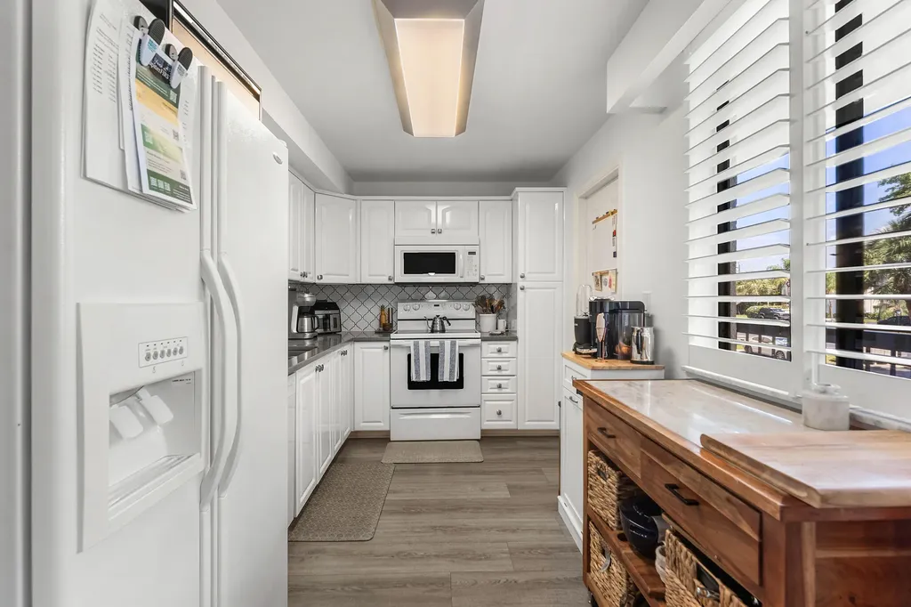 1605 S Us Highway 1 Jupiter FL 33477