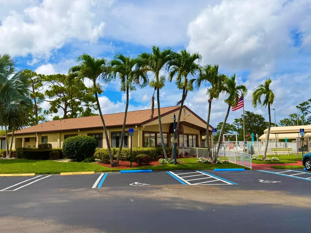 301 Knotty Pine Circle Greenacres FL 33463