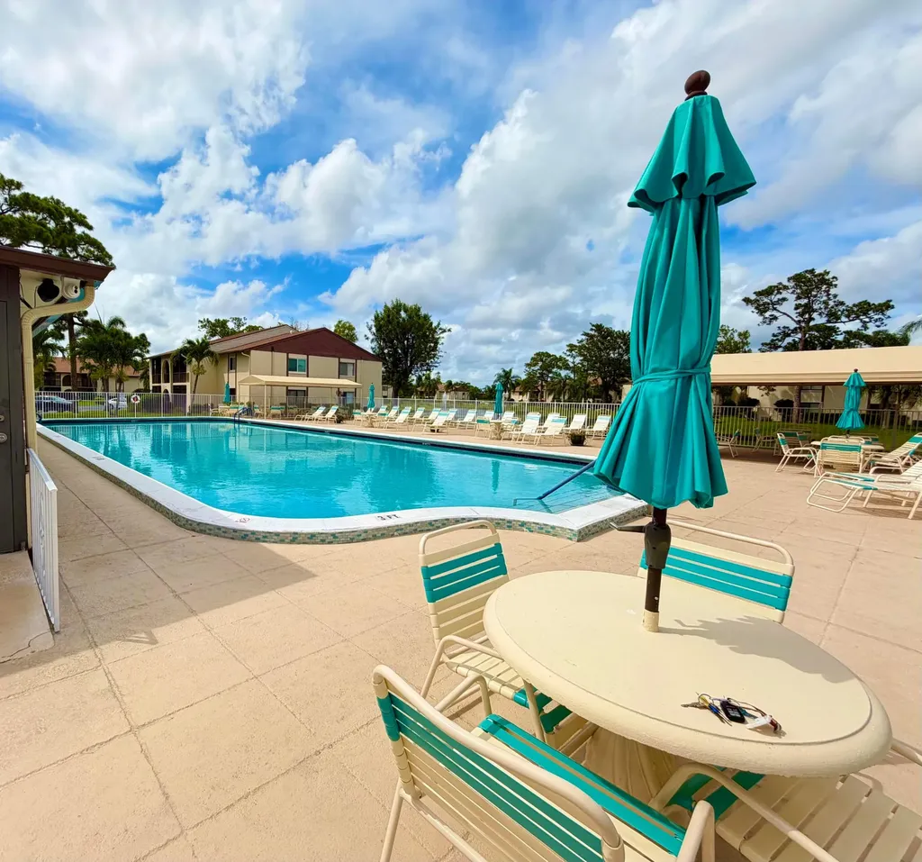 301 Knotty Pine Circle Greenacres FL 33463