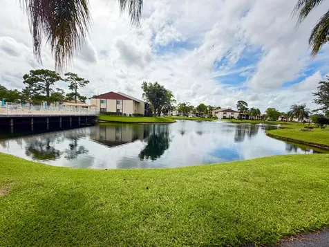 301 Knotty Pine Circle Greenacres FL 33463