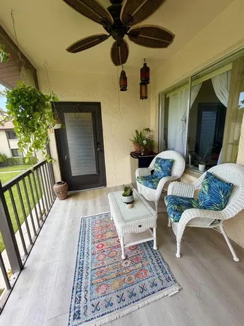 301 Knotty Pine Circle Greenacres FL 33463