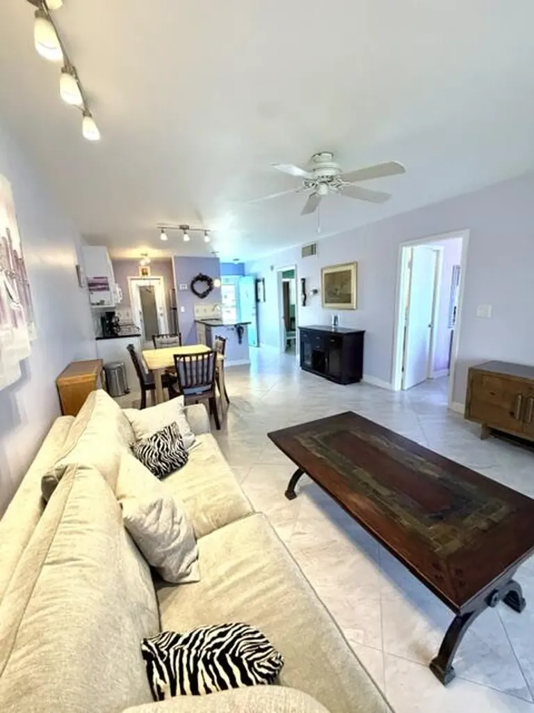 1116 Lake Terrace Boynton Beach FL 33426