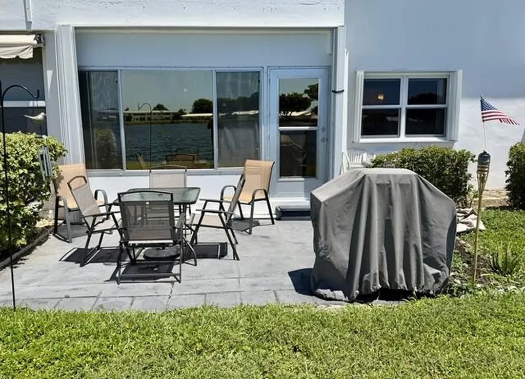 1116 Lake Terrace Boynton Beach FL 33426
