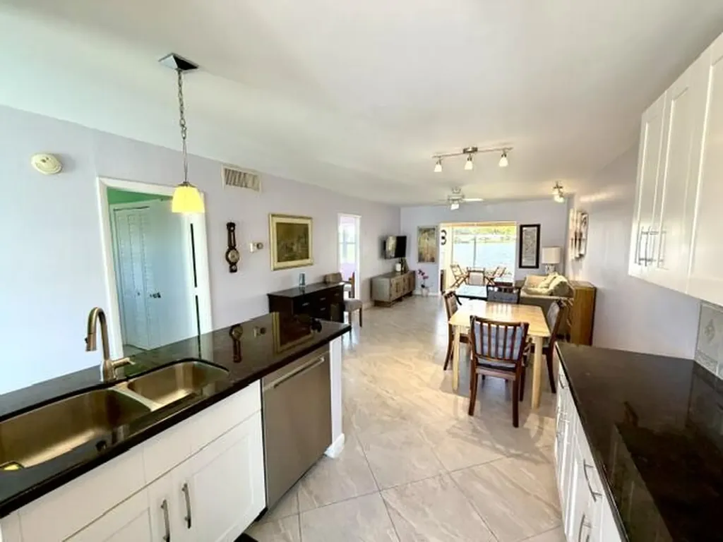 1116 Lake Terrace Boynton Beach FL 33426