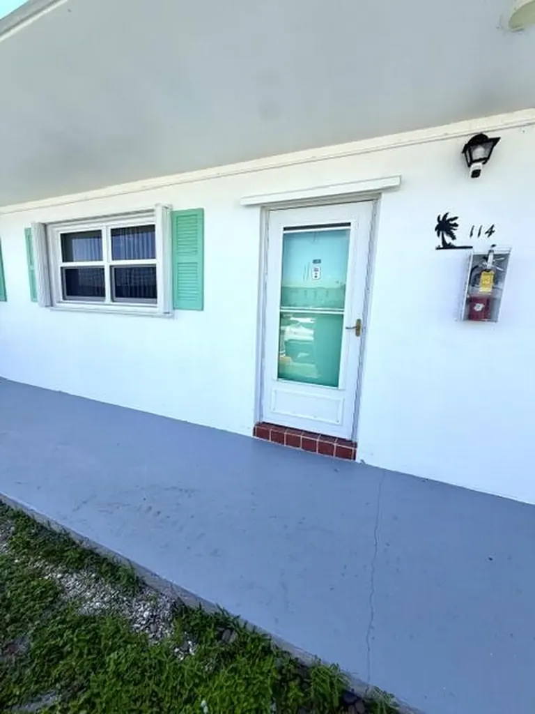 1116 Lake Terrace Boynton Beach FL 33426