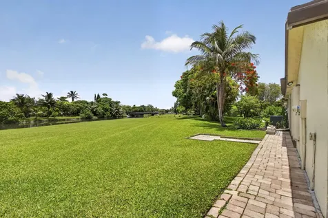148 Village Walk Drive Royal Palm Beach FL 33411