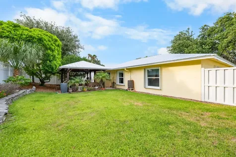 8974 SE Bobo Court Hobe Sound FL 33455