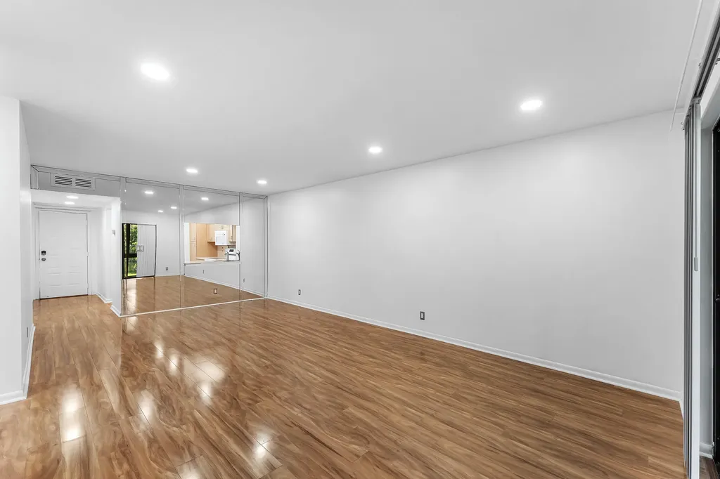 3821 Carambola Circle N Coconut Creek FL 33066