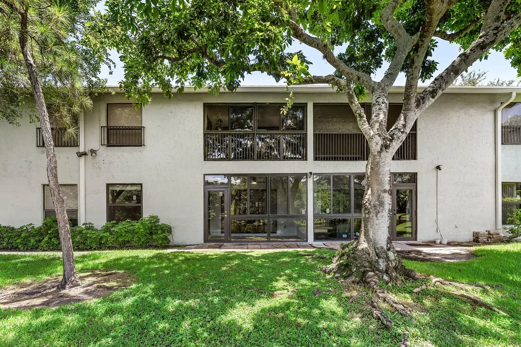 3821 Carambola Circle N Coconut Creek FL 33066