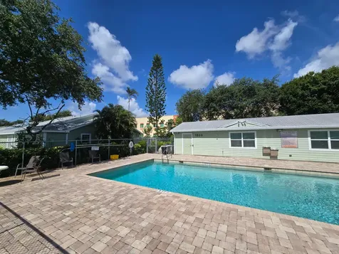 1530 Royal Forest Court Palm Springs FL 33406
