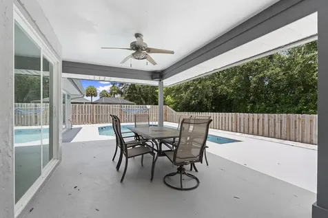 620 39th Court SW Vero Beach FL 32968