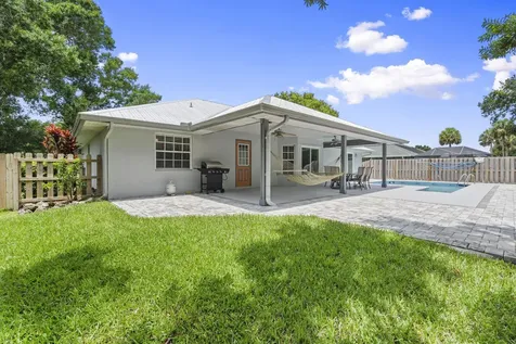 620 39th Court SW Vero Beach FL 32968