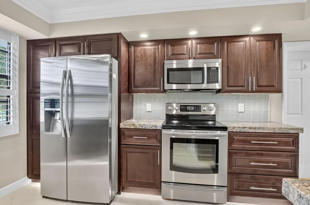 6061 Balboa Circle Boca Raton FL 33433