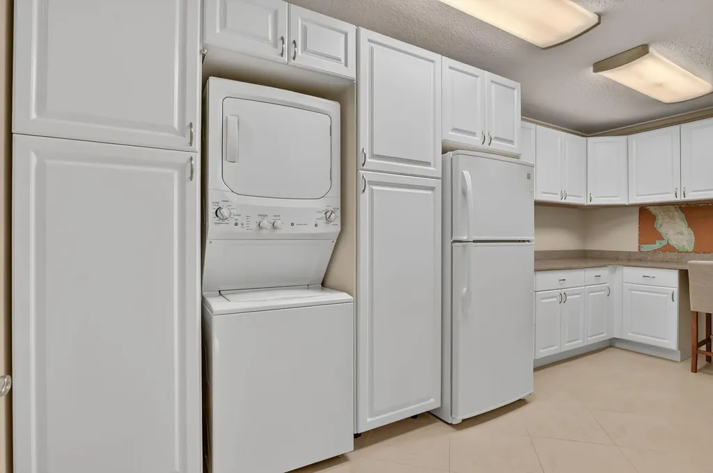 6061 Balboa Circle Boca Raton FL 33433