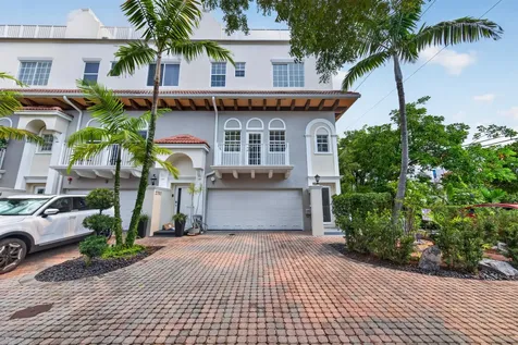 2700 NE 8th Avenue Wilton Manors FL 33334