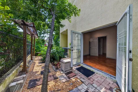 2700 NE 8th Avenue Wilton Manors FL 33334
