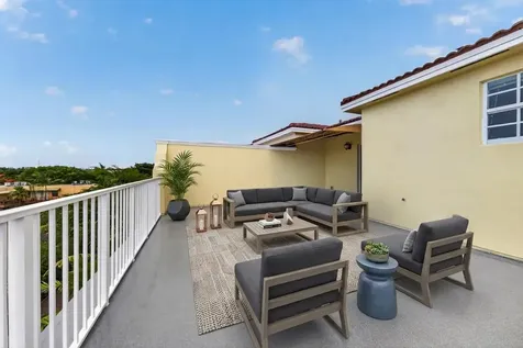2700 NE 8th Avenue Wilton Manors FL 33334