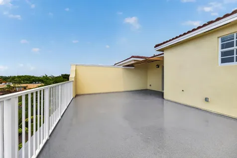 2700 NE 8th Avenue Wilton Manors FL 33334