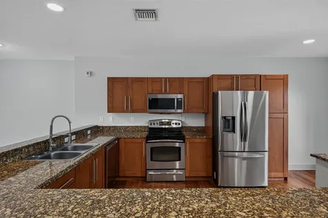 2700 NE 8th Avenue Wilton Manors FL 33334
