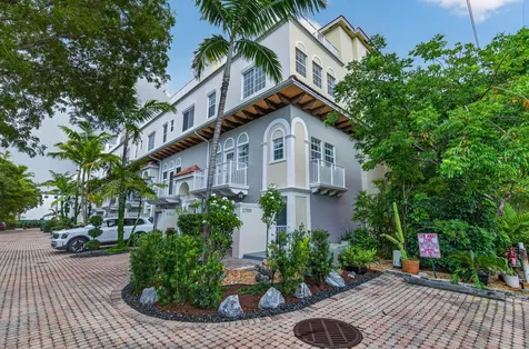 2700 NE 8th Avenue Wilton Manors FL 33334