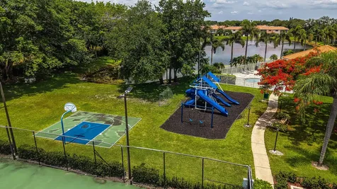 8634 Vía Reale Boca Raton FL 33496
