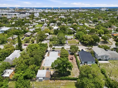 216 SW 2nd Avenue Delray Beach FL 33444