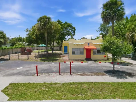 216 SW 2nd Avenue Delray Beach FL 33444