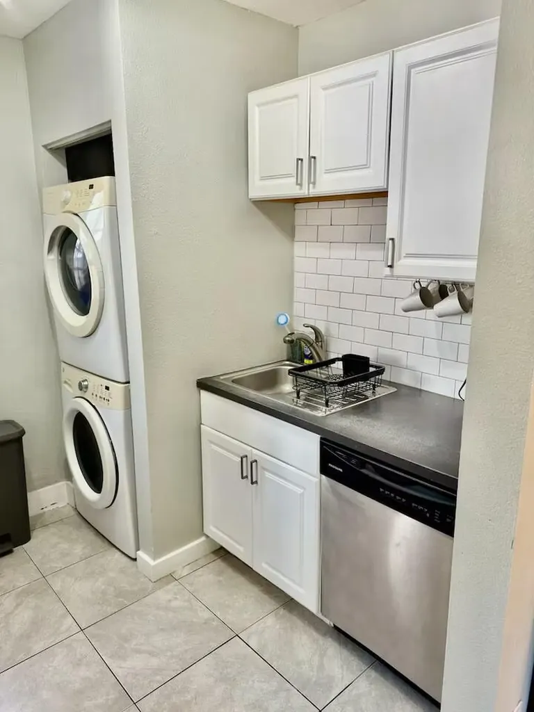 1009 Tequesta Street Fort Lauderdale FL 33312