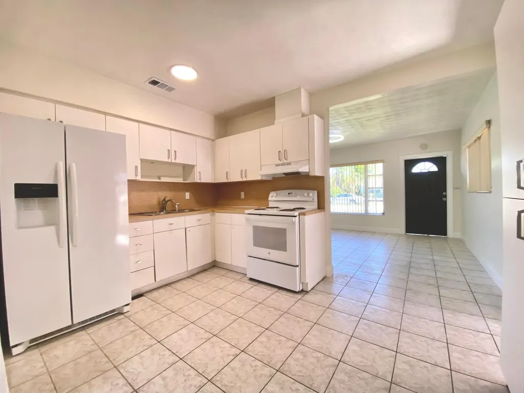 6751 Liberty Street Hollywood FL 33024