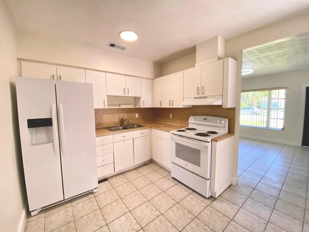 6751 Liberty Street Hollywood FL 33024