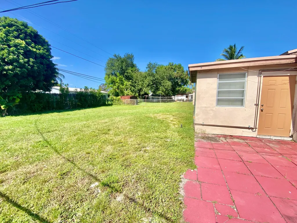 6751 Liberty Street Hollywood FL 33024
