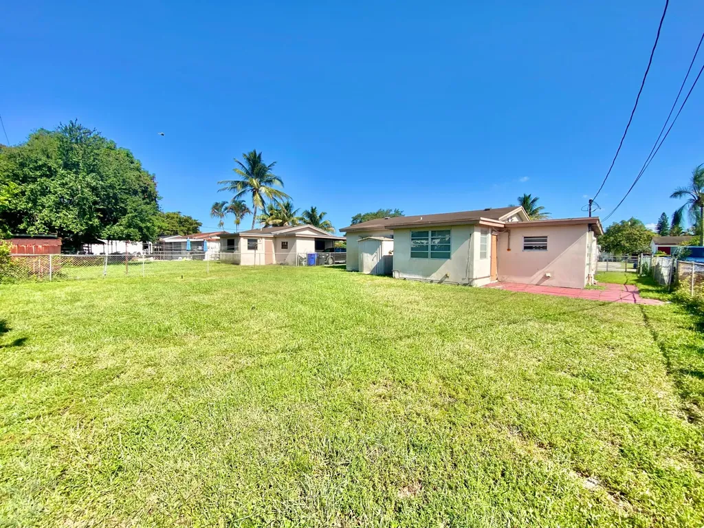 6751 Liberty Street Hollywood FL 33024