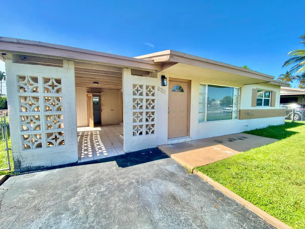6751 Liberty Street Hollywood FL 33024