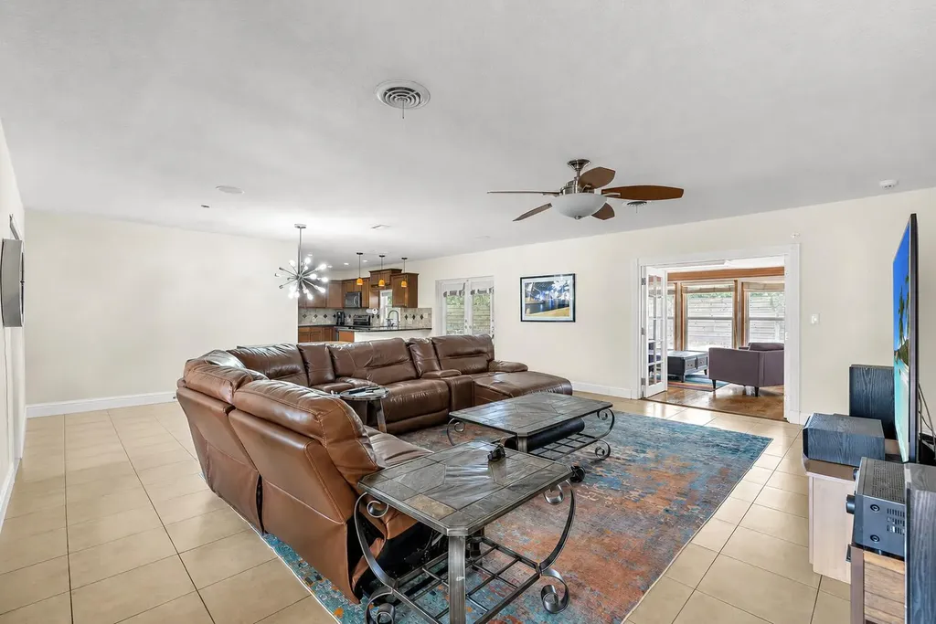 4220 NE 26th Avenue Lighthouse Point FL 33064