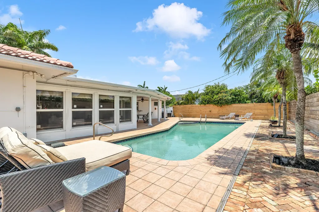 4220 NE 26th Avenue Lighthouse Point FL 33064