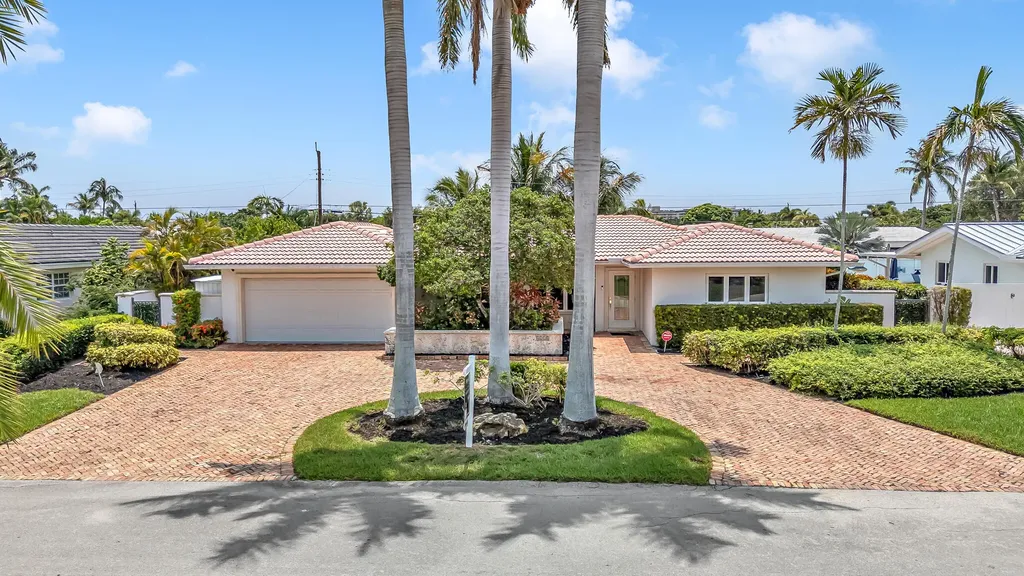 4220 NE 26th Avenue Lighthouse Point FL 33064