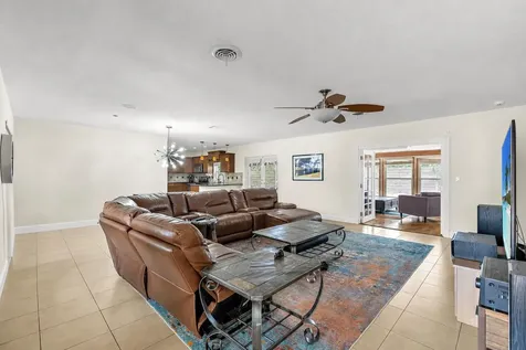 4220 NE 26th Avenue Lighthouse Point FL 33064