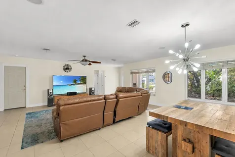 4220 NE 26th Avenue Lighthouse Point FL 33064