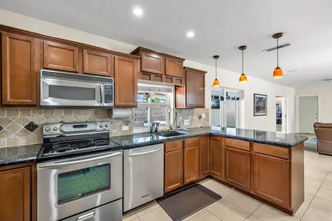 4220 NE 26th Avenue Lighthouse Point FL 33064
