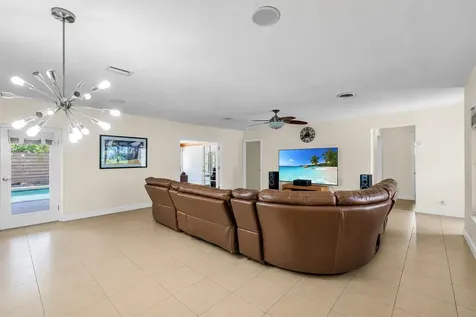 4220 NE 26th Avenue Lighthouse Point FL 33064